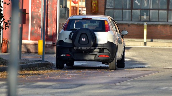 Fiat-Punto-Adventure-rear-spied