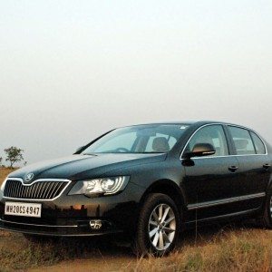 New  Skoda Superb facelift India