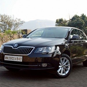 New  Skoda Superb facelift exterior