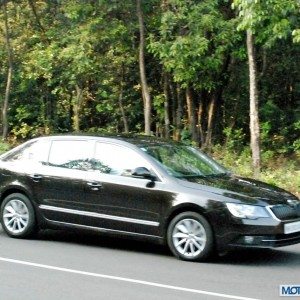 New  Skoda Superb facelift exterior