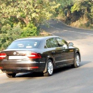 New  Skoda Superb facelift exterior