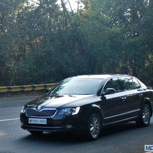 New  Skoda Superb facelift exterior