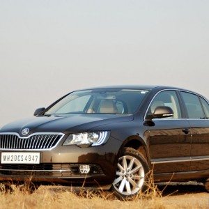 New  Skoda Superb facelift exterior