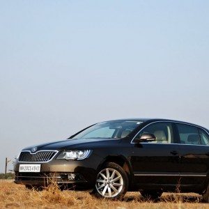 New  Skoda Superb facelift exterior