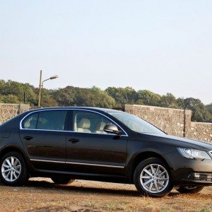 New  Skoda Superb facelift exterior