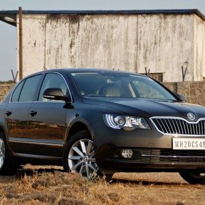 New  Skoda Superb facelift exterior