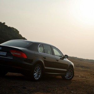 New  Skoda Superb facelift exterior