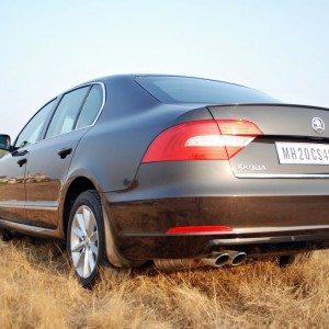 New  Skoda Superb facelift exterior