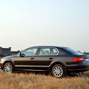 New  Skoda Superb facelift exterior