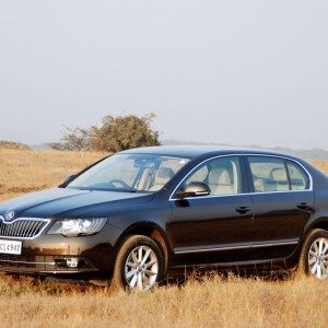 New  Skoda Superb facelift exterior