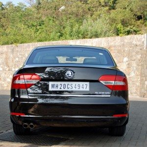 New  Skoda Superb facelift exterior