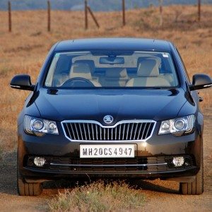 New  Skoda Superb facelift exterior