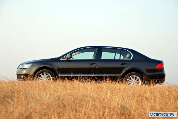 New 2014 Skoda Superb facelift exterior (31)