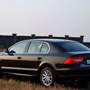 New  Skoda Superb facelift exterior