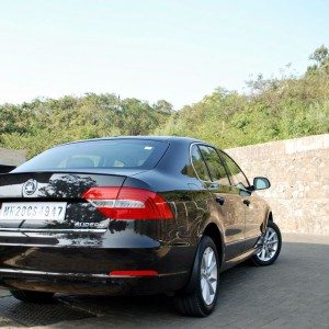 New  Skoda Superb facelift exterior