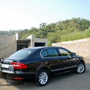 New  Skoda Superb facelift exterior