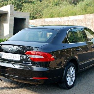 New  Skoda Superb facelift exterior