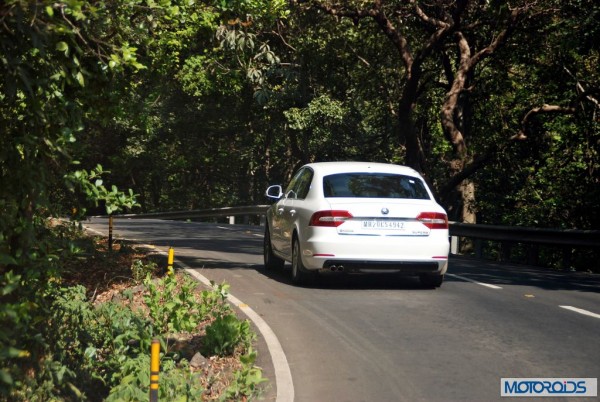 New Skoda Superb faceliftaction shots (11)