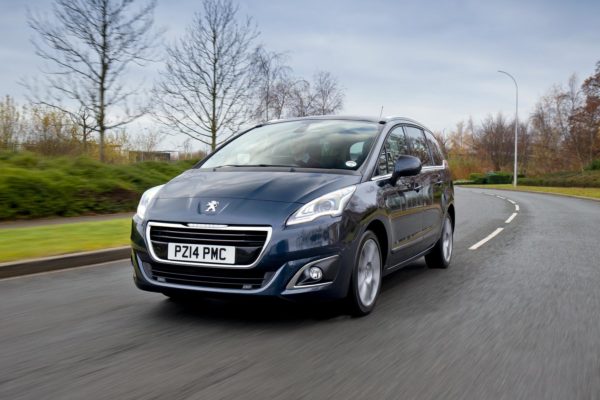 Peugeot-5008-facelift-pics