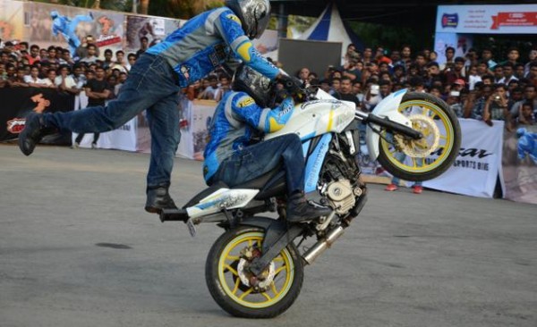 bajaj-pulsar-stuntmania-375-200ss