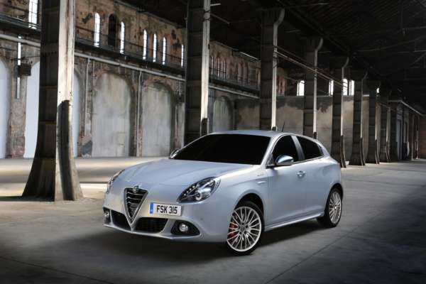 2014 ALFA ROMEO GIULIETTA images 1