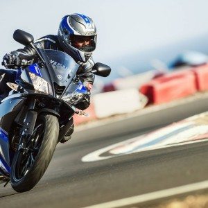 Yamaha R