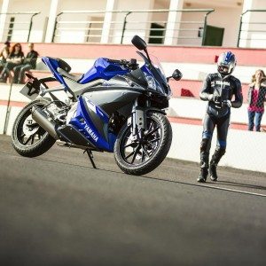 Yamaha R