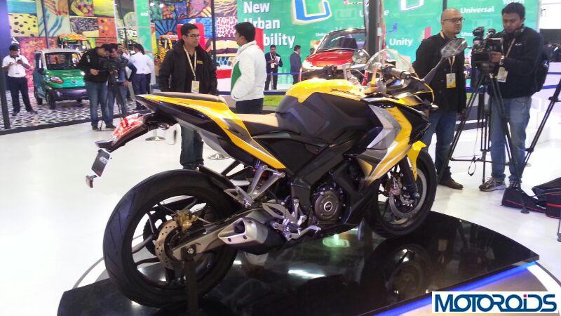 Bajaj Pulsar 400 (1)