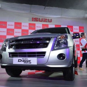 Isuzu Motors MU T Suv Auto expo