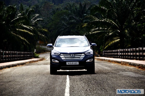 New Hyundai Santa Fe exterior action  (1)