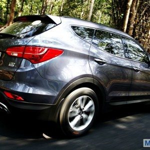 New Hyundai Santa Fe exterior action