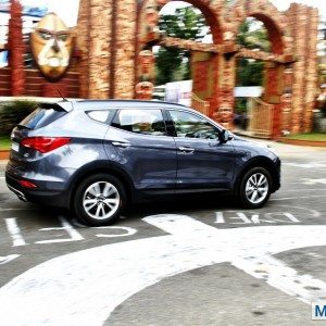 New Hyundai Santa Fe exterior action