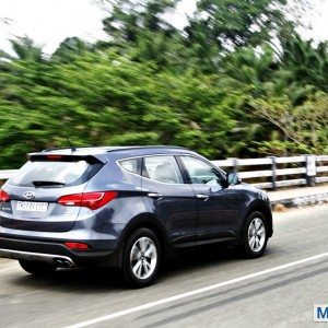 New Hyundai Santa Fe exterior action