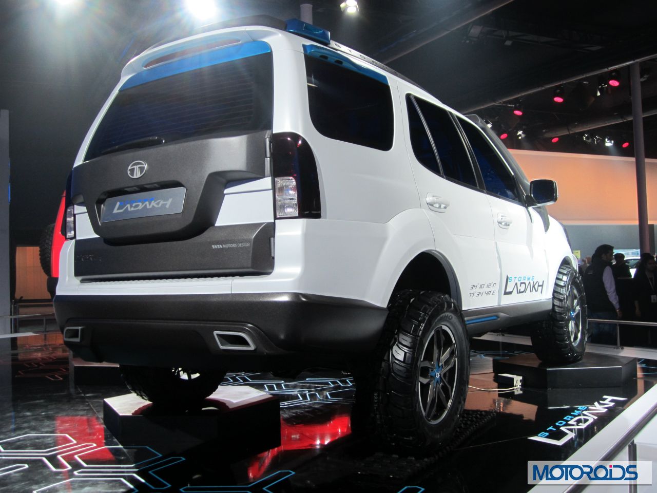 Auto Expo 2014 Tata Motors Showcases Safari Storme Ladakh