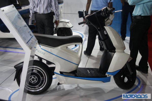 Terra Motors A 4000i scooter Auto Expo 2014 (1)
