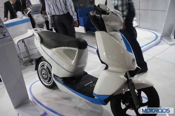 Terra Motors A 4000i scooter Auto Expo 2014 (3)