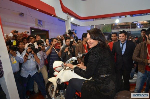 Vardenchi T5 Auto Expo 2014 (8)