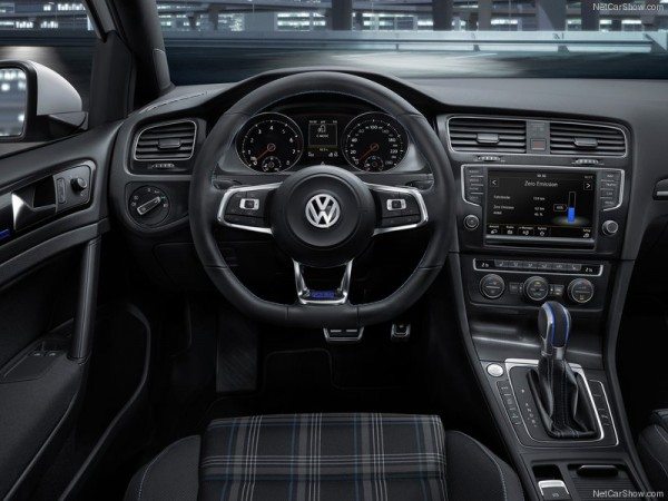 Volkswagen-Golf_GTE_2015 (1)