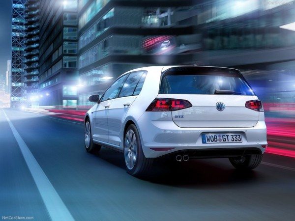 Volkswagen-Golf_GTE_2015 (2)