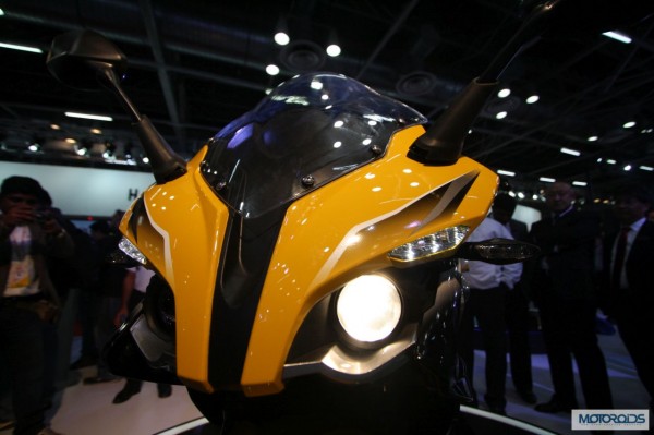 bikes-at-auto-expo-2014-pulsar-ss-400-1