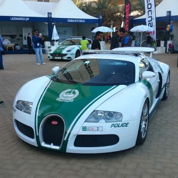 dubai-police-bugatti-veyron-pics