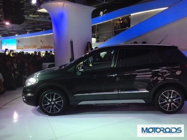 maruti-suzuki-sx4-s-cross-auto-expo-2014-2 (2)