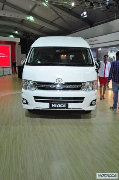 toyota-hiace-india-images-expo- (3)