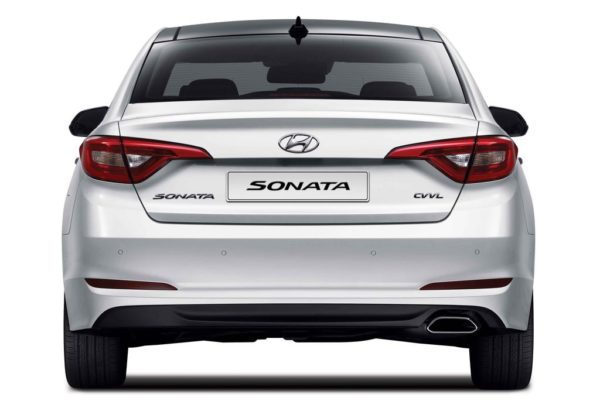 2015-Hyundai-Sonata-rear