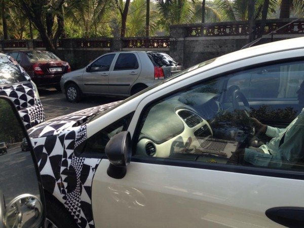 Fiat-Punto-facelift-interior-spied-2