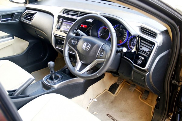 New 2014 Honda city interior (23)