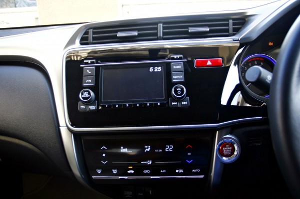 New 2014 Honda city interior (6)