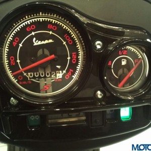 Vespa S dashboard speedometer