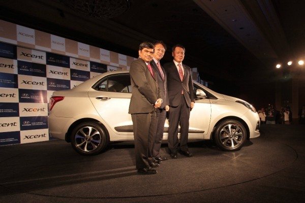 hyundai-xcent-india-launch-2