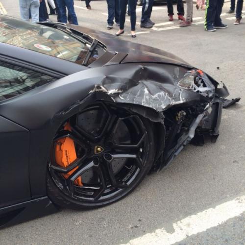 lamborghini-aventador-bmw-3-series-crash-2